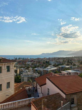 Casa Petra - Appartamento vista mare città vecchia Bordighera